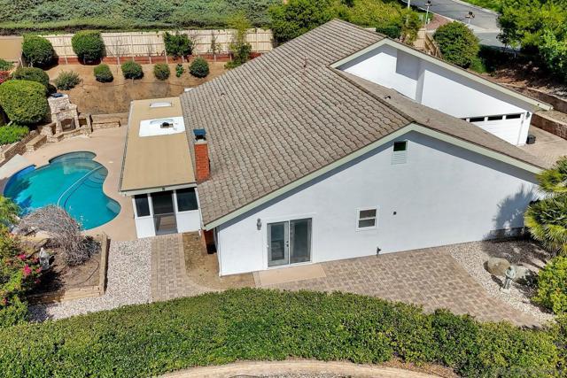 17240 Cuvee Ct, Poway CA: https://media.crmls.org/mediaz/a3eb2cbb-f5c3-4892-9b2b-5faca7813e8b.jpg