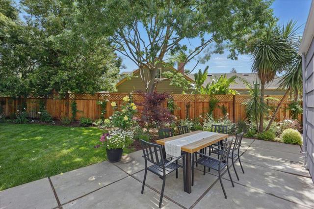1633 Dallas Court, Los Altos CA: https://media.crmls.org/mediaz/a3ebca2d-2674-44c2-9cd8-6381edd2dd9b.jpg