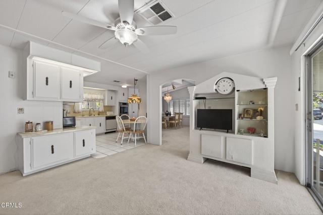 Detail Gallery Image 22 of 43 For 8 Calle Fronte #204,  Camarillo,  CA 93012 - 2 Beds | 2 Baths