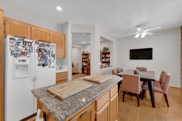 938 Camino De La Reina, San Diego CA: https://media.crmls.org/mediaz/a3ed3498-3c28-4f80-8940-ec63c9c31d13.jpg