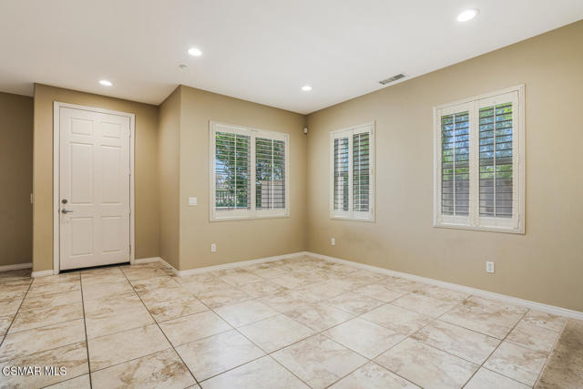 3327 Shadetree Way, Camarillo CA: https://media.crmls.org/mediaz/a3ed900e-3b75-4be5-bd6d-faa752b2c753.jpg