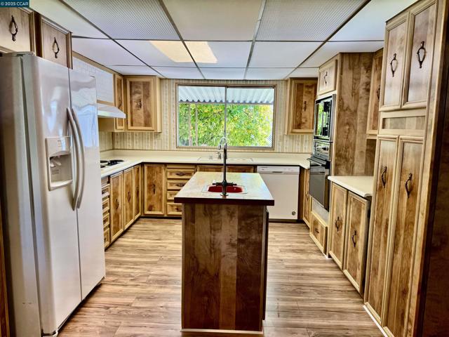 256 Oahu Drive, Pittsburg CA: https://media.crmls.org/mediaz/a3edc1b2-222d-4a33-a679-cd63a0b1c04e.jpg
