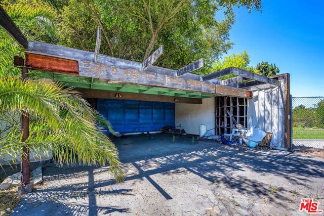 11287 Chalon Road, Los Angeles CA: https://media.crmls.org/mediaz/a3ee42d6-d399-4b6f-ba2f-023c5dad3adf.jpg