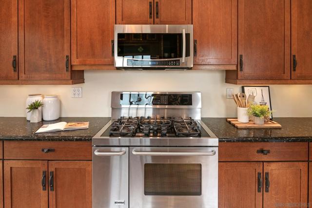 4605 4607 Terrace Dr, San Diego CA: https://media.crmls.org/mediaz/a3ee8d6c-d9d2-4ec1-b34d-d4b435485b55.jpg