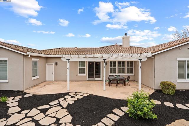 1646 Cascina Ct, Livermore CA: https://media.crmls.org/mediaz/a3ef8647-815c-493e-a7e0-4e0a8dc50562.jpg
