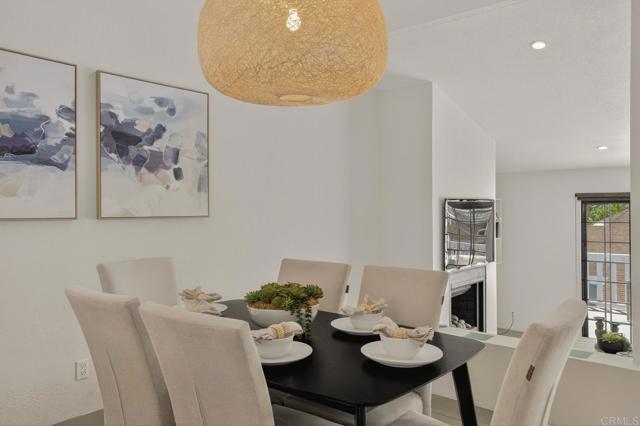 Detail Gallery Image 12 of 55 For 2021 Carnegie Ln #APT 7,  Redondo Beach,  CA 90278 - 3 Beds | 2/1 Baths