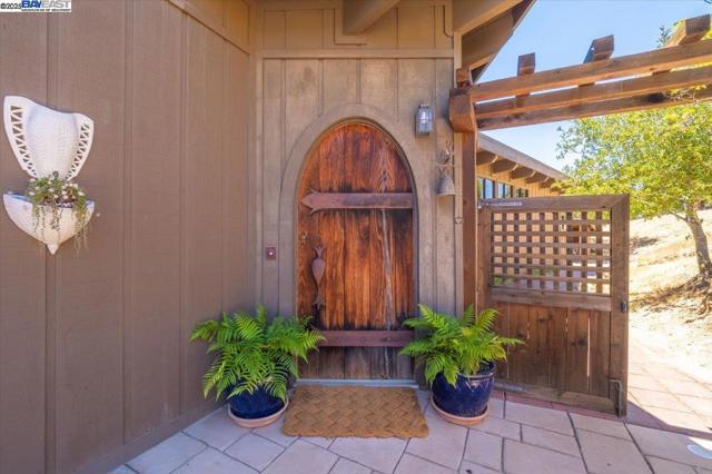 15335 Via Los Tulares, Carmel Valley CA: https://media.crmls.org/mediaz/a3efd07e-5ca0-47ae-a651-f623b5227f31.jpg