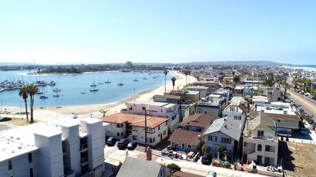 Detail Gallery Image 5 of 50 For 3492 Bayside Ln, San Diego,  CA 92109 - – Beds | – Baths