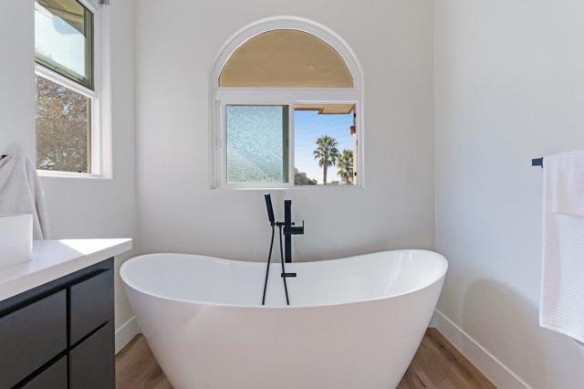 Image 24 of 44 For 130 Calabria St