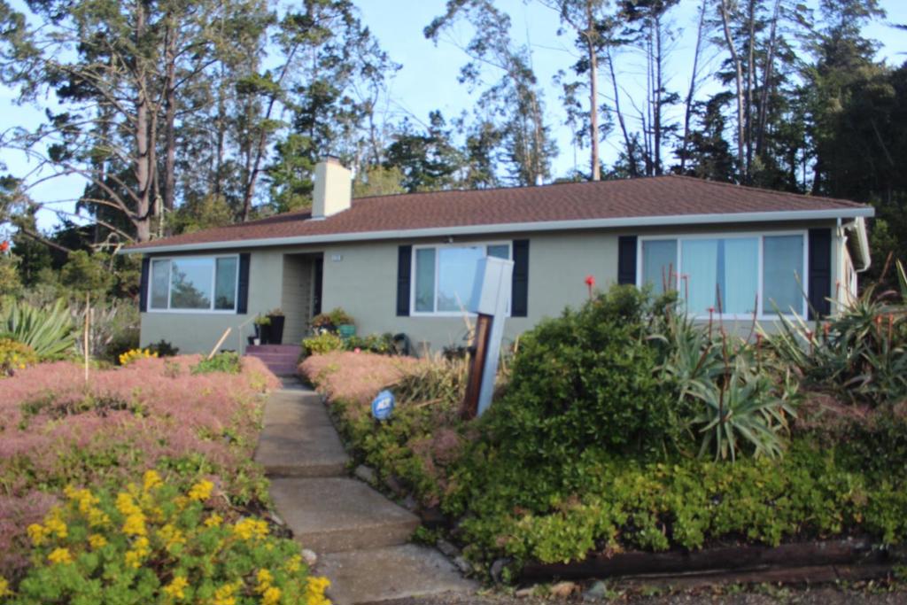 576 Alto Avenue
