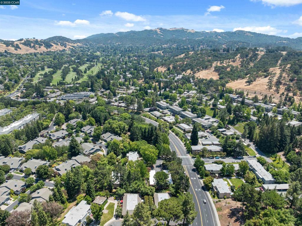 https://media.crmls.org/mediaz/a3f07046-c7c4-4a17-b0bd-ff7d468c0c2e.jpg?preset=X-Large