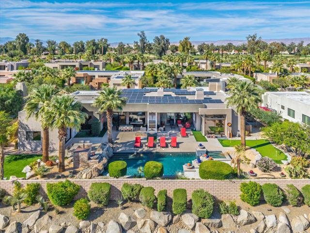 8 Ledgestone Lane, Rancho Mirage CA: https://media.crmls.org/mediaz/a3f0e6b2-9feb-4972-a716-460ddf3b7b34.jpg