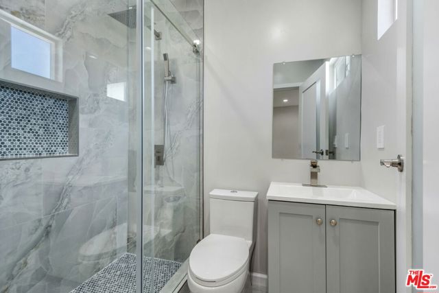 120 W Ellis Avenue, Inglewood CA: https://media.crmls.org/mediaz/a3f13388-c767-4e9c-9e77-fdb97b2976f3.jpg