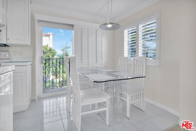 2308 Schader Drive, Santa Monica CA: https://media.crmls.org/mediaz/a3f13afb-0e9d-4277-8336-c7601f6d72ad.jpg