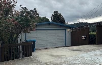 525 Wellington Drive, San Carlos CA: https://media.crmls.org/mediaz/a3f193cc-bde9-43ef-99ea-eb00ddf3a1bc.jpg