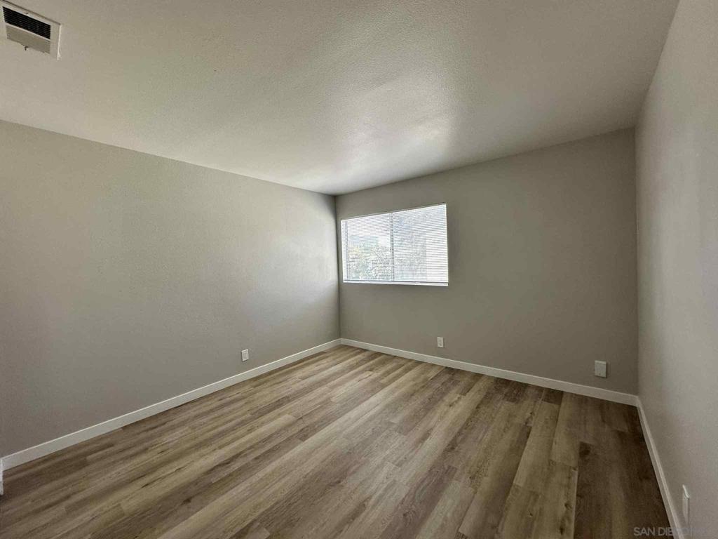 MLS #250037927SD image #9