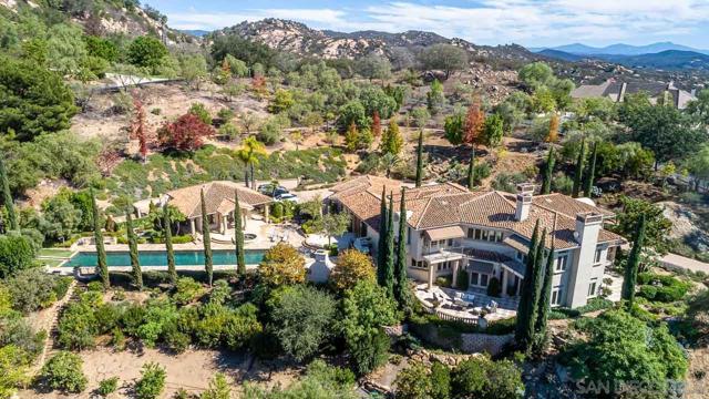 14440 Ridge Ranch Rd, Valley Center CA: https://media.crmls.org/mediaz/a3f25141-8f14-4fac-afe2-259f91d4d507.jpg