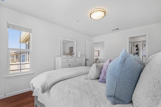 6268 Byron Ln, San Ramon CA: https://media.crmls.org/mediaz/a3f2dade-df84-4060-86c8-d4834dbfb27a.jpg