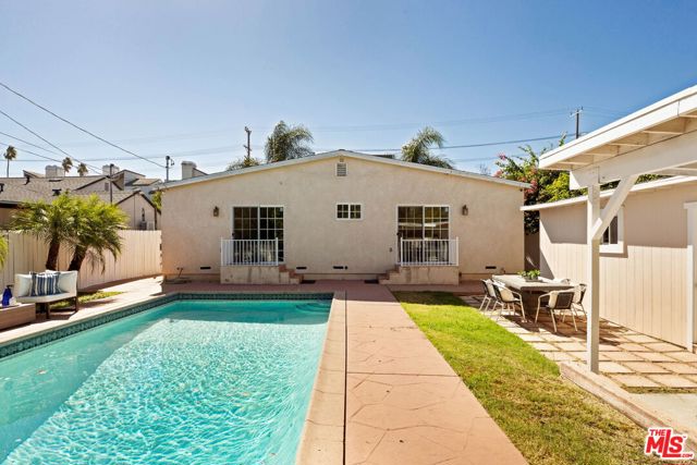 17827 Burbank Boulevard photo 43