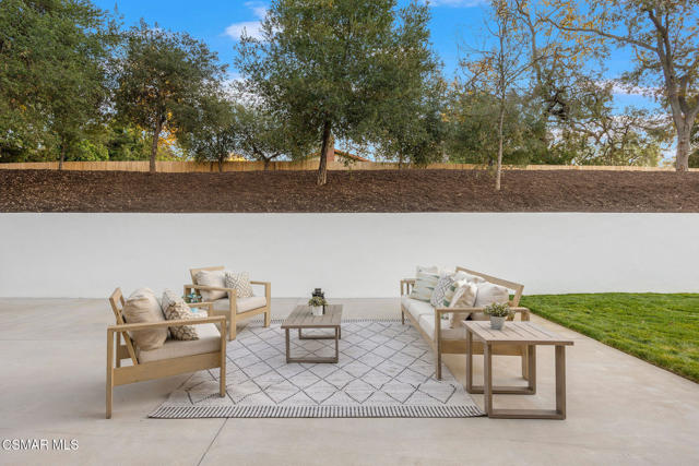 1324 La Granada Drive, Thousand Oaks CA: https://media.crmls.org/mediaz/a3f33c5f-bf8a-4be7-8c58-0c32e6ca8c7b.jpg