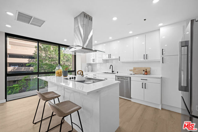 10750 Wilshire Boulevard, Los Angeles CA: https://media.crmls.org/mediaz/a3f35b90-5bf0-4924-812f-f668df389b44.jpg