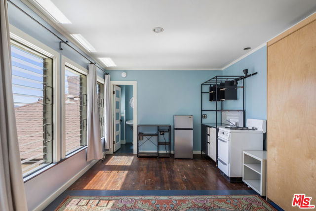 3526 Griffin Avenue, Los Angeles CA: https://media.crmls.org/mediaz/a3f3db37-a13a-4cf4-b761-f2c4f4c50c38.jpg