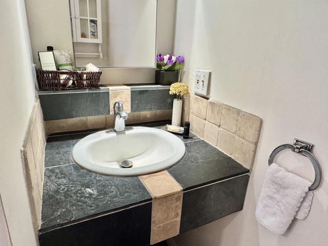 Detail Gallery Image 10 of 34 For 1923 Sunset Plaza Drive Dr, West Hollywood,  CA 90069 - 3 Beds | 3 Baths
