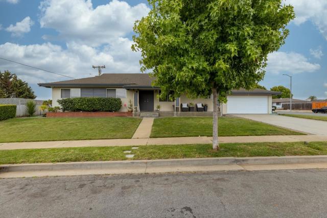 808 Saratoga Drive, Salinas CA: https://media.crmls.org/mediaz/a3f46043-97e9-4652-9450-c7cb95f026cc.jpg