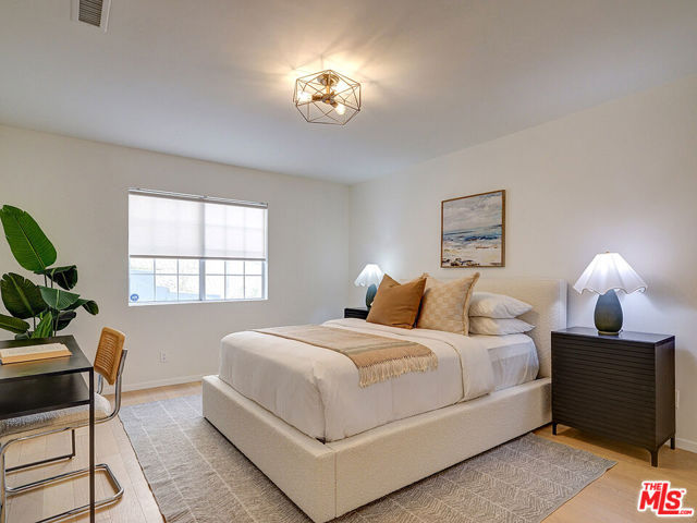 422 W Avenue 37, Los Angeles CA: https://media.crmls.org/mediaz/a3f49301-acb7-47b0-ba85-0f0d4eeee289.jpg