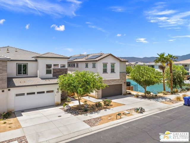 84621 Lago Breeza Drive, Indio CA: https://media.crmls.org/mediaz/a3f512ef-848b-4b80-a456-75e11fb72605.jpg