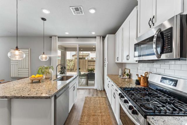 8243 Blue Coral Avenue, Elk Grove CA: https://media.crmls.org/mediaz/a3f514cb-f050-4b10-bf5d-a6fd5939d13a.jpg