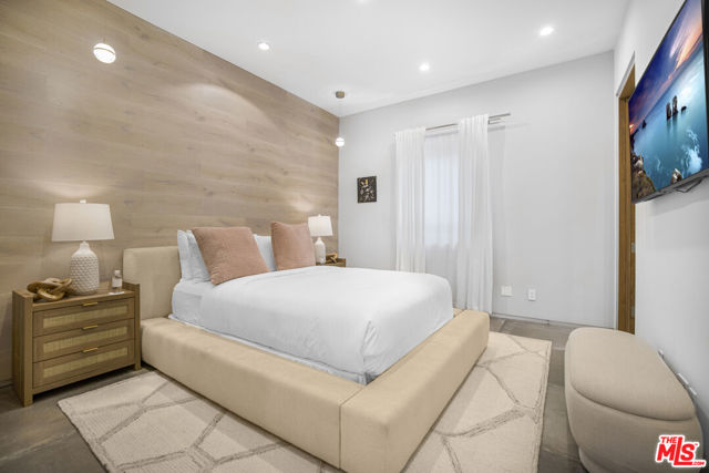 5304 Louise Avenue, Encino CA: https://media.crmls.org/mediaz/a3f55314-4902-46a3-a149-0b85c3c4c20a.jpg