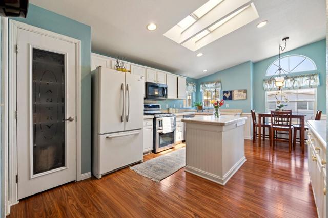 789 Green Valley Road, Watsonville CA: https://media.crmls.org/mediaz/a3f5ef02-b702-4c54-8d07-5056d7074c65.jpg