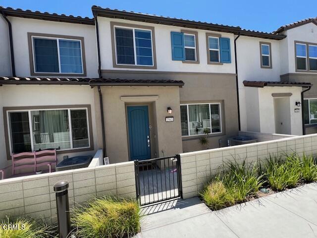 2563 LIttle Rock Lane, Simi Valley CA: https://media.crmls.org/mediaz/a3f626eb-4110-4d55-b53d-bed4737b666d.jpg