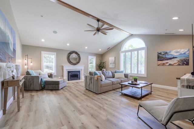 307 Sidesaddle Circle, Scotts Valley CA: https://media.crmls.org/mediaz/a3f63159-2e70-4bff-a675-c4c6e449d0cc.jpg