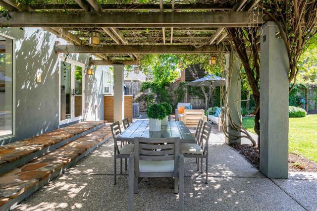 590 Military Way, Palo Alto CA: https://media.crmls.org/mediaz/a3f63821-c4c7-46f3-9f55-10f250780b39.jpg