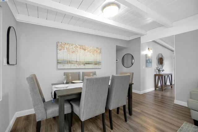 38392 Nebo Dr, Fremont CA: https://media.crmls.org/mediaz/a3f6704d-a2ae-462a-88ab-b38a64033ac4.jpg