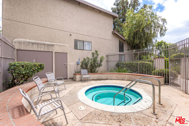 15161 Magnolia Boulevard, Sherman Oaks CA: https://media.crmls.org/mediaz/a3f738f9-2675-4b30-94a3-756d7e66477b.jpg