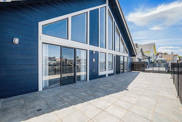 4325 Monterey ct, Discovery Bay CA: https://media.crmls.org/mediaz/a3f79657-be0d-4f02-85bc-7ae3ca752009.jpg