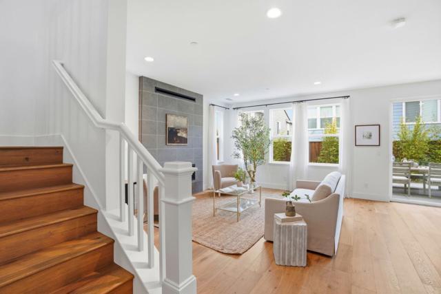 275 Skyview Drive, Marina CA: https://media.crmls.org/mediaz/a3f79775-e642-4ba9-bea2-53af16eab411.jpg