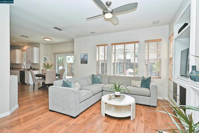 663 Greylyn Dr, San Ramon CA: https://media.crmls.org/mediaz/a3f86764-a9cc-4090-8399-5f663866c1a5.jpg