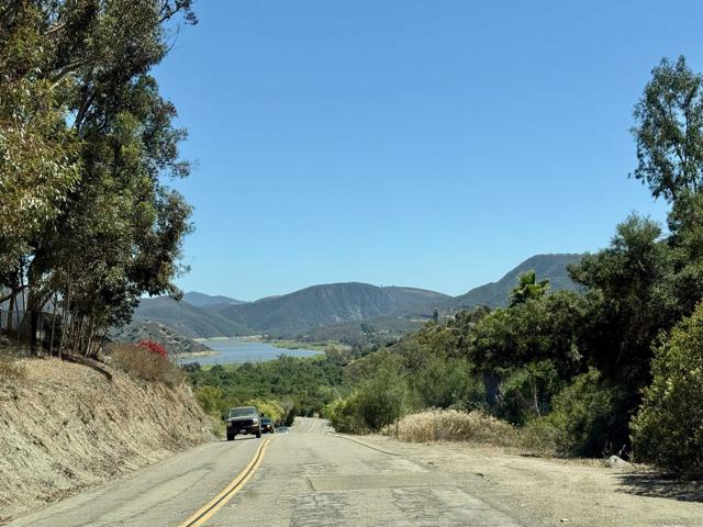 2237 Eucalyptus Ave, Escondido CA: https://media.crmls.org/mediaz/a3f88007-751c-425a-866e-340236ebf885.jpg