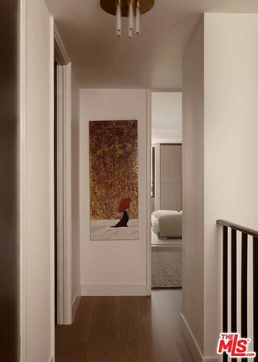 211 S Spalding Drive, Beverly Hills CA: https://media.crmls.org/mediaz/a3f8c2db-9337-4346-ab7b-ab419f40f9db.jpg