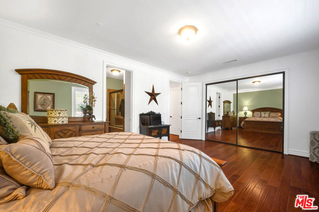 14933 Sutton Street, Sherman Oaks CA: https://media.crmls.org/mediaz/a3f8ea45-9801-4178-8525-a17c2eafdab7.jpg