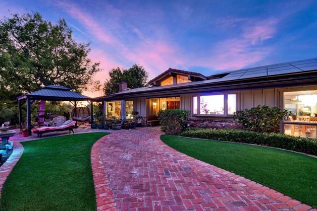 17505 Corte Lomas Verde, Poway CA: https://media.crmls.org/mediaz/a3fad492-fd90-4b3a-ac11-ebd9d6b89fda.jpg
