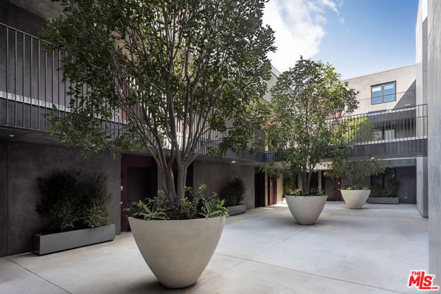 7617 Santa Monica Boulevard, West Hollywood CA: https://media.crmls.org/mediaz/a3fadaed-3898-4e21-981d-077c4d095447.jpg