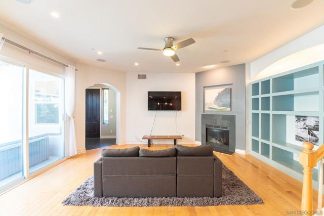 505 N Cedros, Solana Beach CA: https://media.crmls.org/mediaz/a3fbbac4-9d21-439e-83a4-3b739432a295.jpg