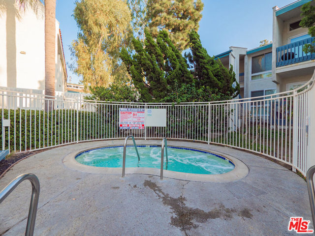 802 CAMINO REAL, Redondo Beach, California 90277, 1 Bedroom Bedrooms, ,1 BathroomBathrooms,Residential,Sold,CAMINO REAL,22120895