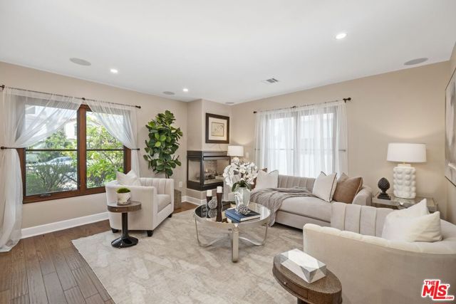 Light and bright living area with windows