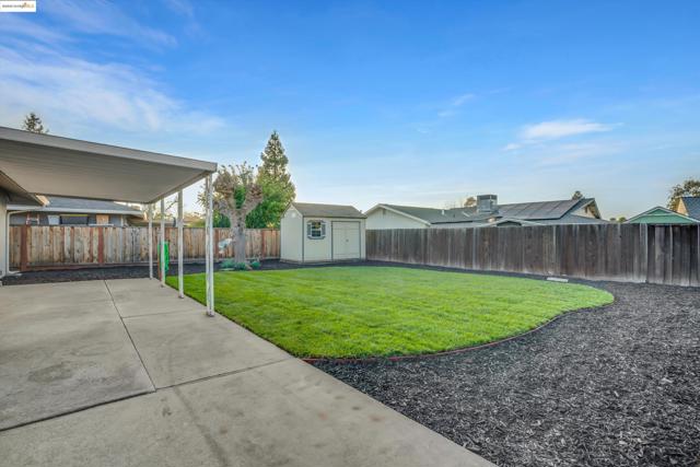 1166 Hibiscus Way, Livermore CA: https://media.crmls.org/mediaz/a3fcc732-1e60-4b62-8099-23ccb01dfb07.jpg